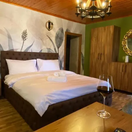 Keshtjella Xhabeqos Apartamento *
